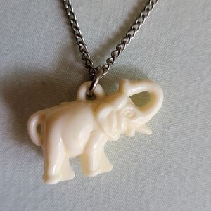 Plastic Elephant Pendant Necklace for Kids - Cream